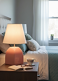 Dekoratif Kare Prizma Pembe Geçişli Abajur AB039