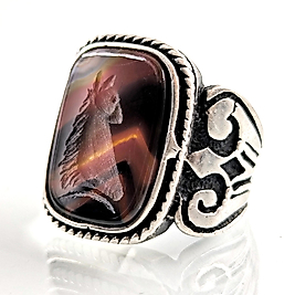 ASİL ATLARIN RUHU AKİK İNTAGLİO YÜZÜK