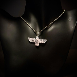 Pembe Kuvars Taşı Kartal Model Çelik Kolye