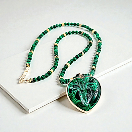 KALBİN DERİNLİKLERİ MALAHİT İNTAGLİO KOLYE