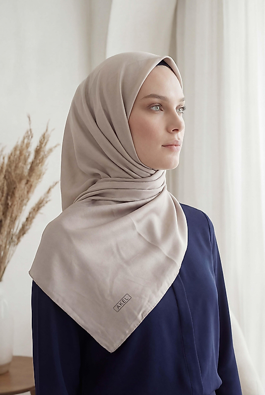 Düz Kristal Kumaş Eşarp - Kaymaz, Şık, Tok Duran | Günlük & Abiye Uyumlu