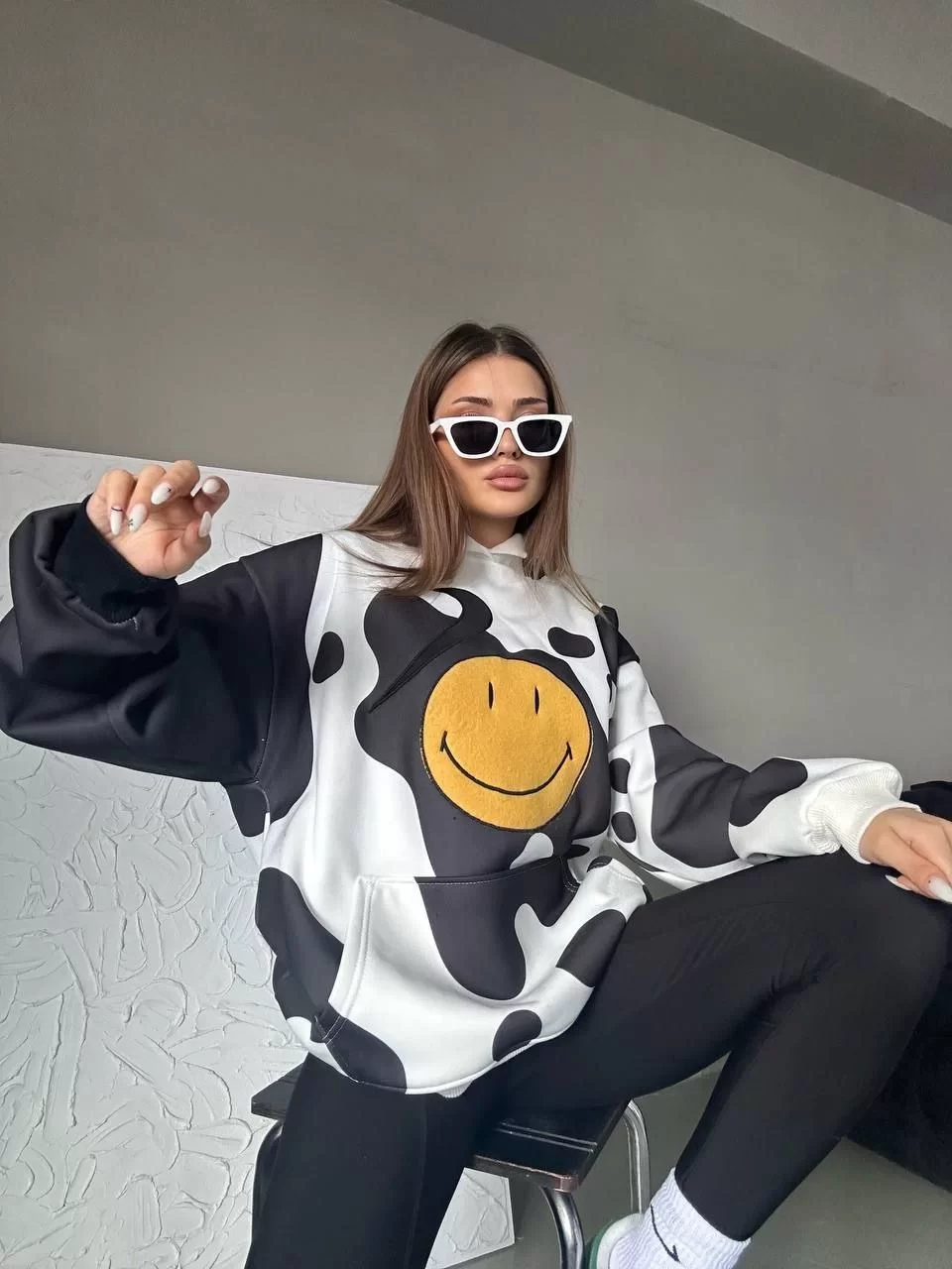 Kadın Smiley Face Kapüşonlu Sweatshirt - Siyah