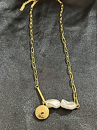 Beyaz taşlı Gold Çelik kolye