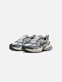 Nike V2K Run "Pure Platinum Wolf Grey