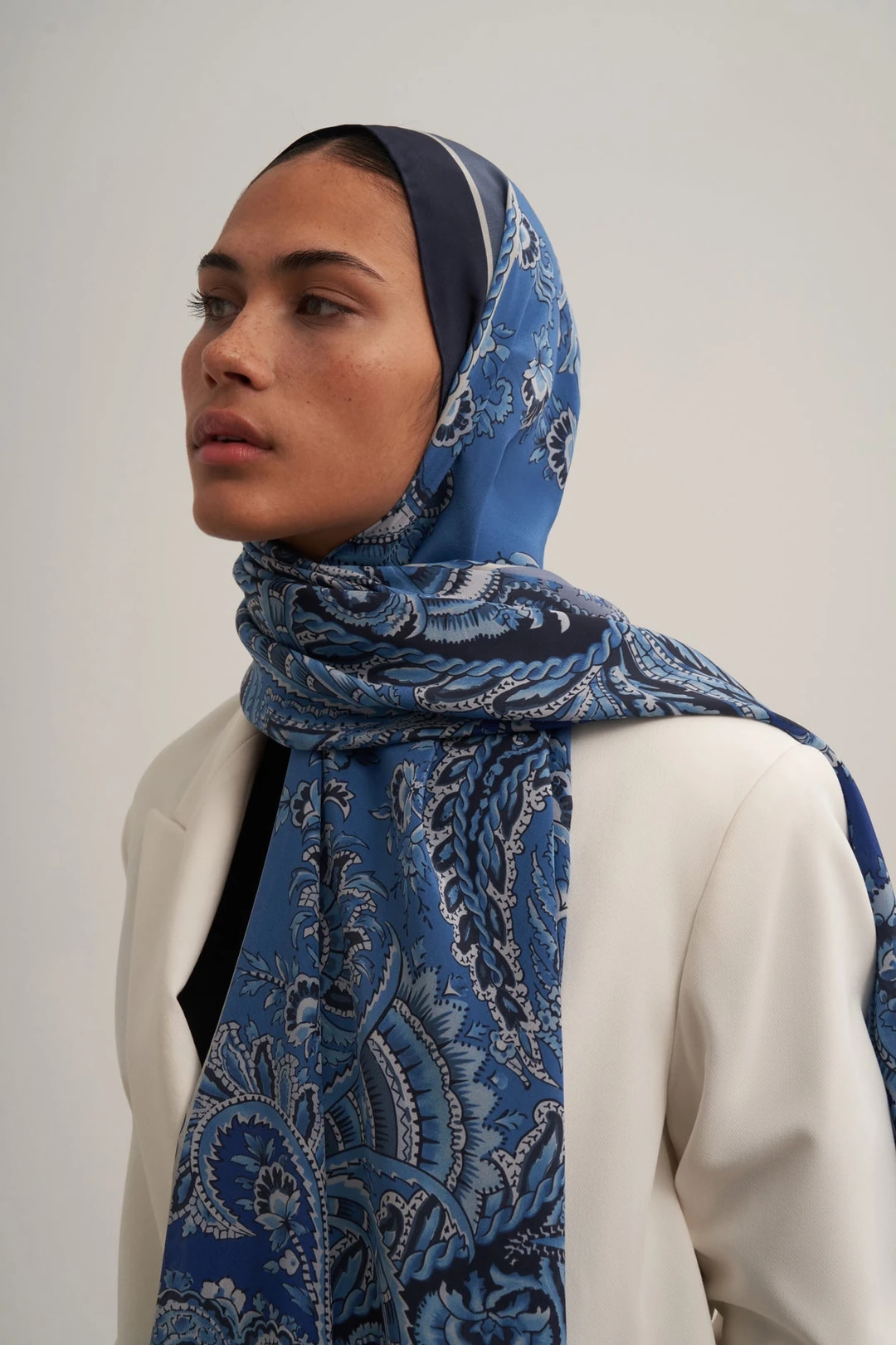 MORENO İpek Şal Peony Blue Paisley