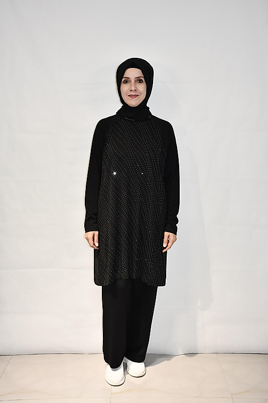 Önü Taşlı Siyah Takım