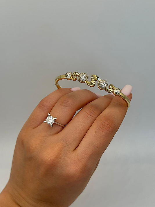 Xuping Taşlı Top Detaylı Altın Renk Kelepçe