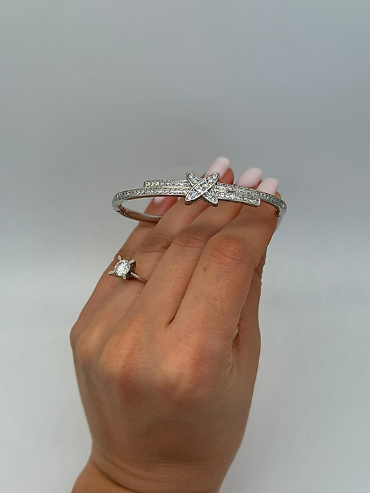 Xuping Yıldız Motifli Çift Sıra Taşlı Kelepçe