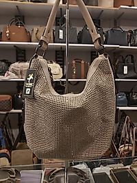 Bayan Kol ve Çapraz Çanta