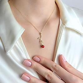 Minimalist Çizgi Figürlü Kadın Kolye – Sade Şıklığın Modern Yorumu