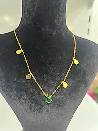 Yeşil taş detaylı Çelik kolye