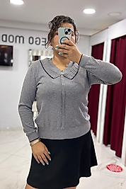 Şerit Detaylı Gri Geniş Yakalı Triko