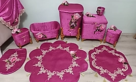 Pembe Renkli Çiçek Detaylı Sandıklı Banyo Takımı
