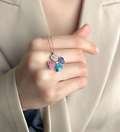 Yaprak Figürlü Kadın Kolye – Doğanın Zarif Dokunuşu