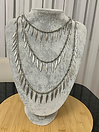 Gümüş Rengi Yaprak Çoklu Kolye