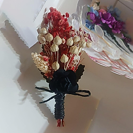 Ürün kodu:450056
Stok:10 Adet
Siyah Gül Kırmızı kurutulmuş şok Detaylı Damat Yaka Çiçeği