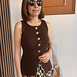 Kahverengi triko düğmeli yelek