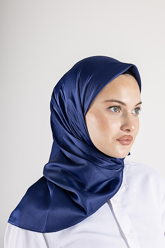 Düz Kristal Kumaş Eşarp - Kaymaz, Şık, Tok Duran | Günlük & Abiye Uyumlu