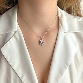 Işıltılı Çiçek Kolye – Zarif Gümüş Tonlu Çiçek Kolye, Kristal Taşlı Minimalist Kolye, Kadınlara Hediye