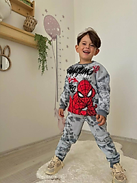 Örümcek adamlı gri eşofman takımı