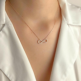 Sonsuzluk Sembollü Taşlı Kolye – Zarif ve Işıltılı Kadın Kolyesi, Anlamlı Şık Aksesuar