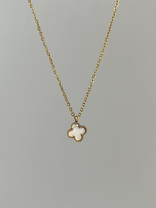 Çelik Beyaz Yonca Kolye