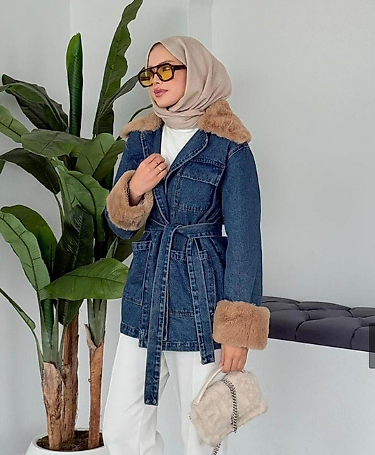 Kot Ceket Kol ve Yaka kürk Detayli