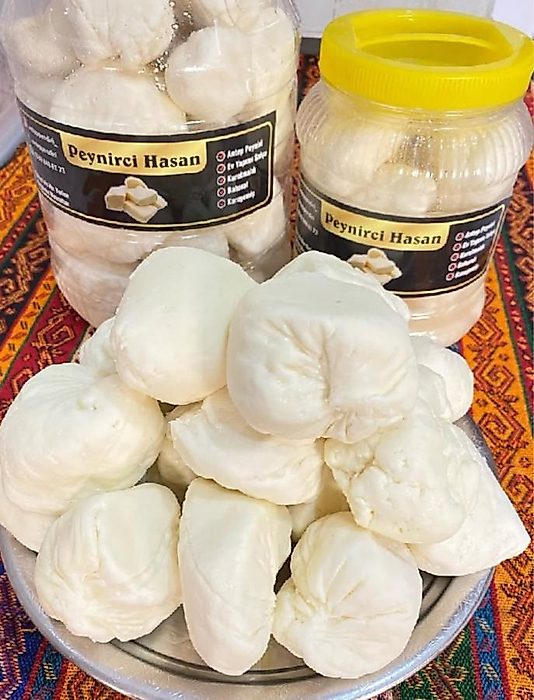 Salamura Antep keçi peyniri