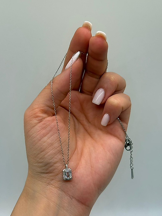 Baget Taşlı Zarif Kolye