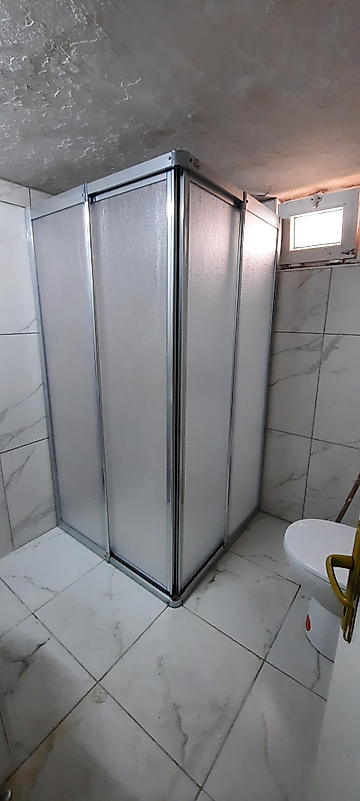 80cm x 100cm Parlak Profil Köşeden Girişli Mika Duşakabin