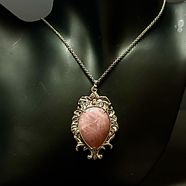 Pembe Kuvars Taşı Çelik Kolye
