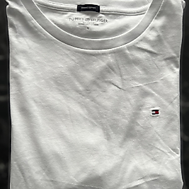 TOMMY HiLFIGER BISiKLET YAKA TSHIRT