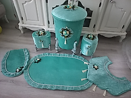 Yeşil Renkli Çiçek Detaylı Paspaslı Banyo Seti