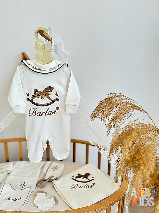 Yenidoğan Set - Bebeğinizin İsmi ve Atlı Nakış + Yaka Detay