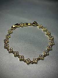 yonca taşlı gold bileklik