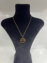 Göz detay siyah taşlı çelik kolye