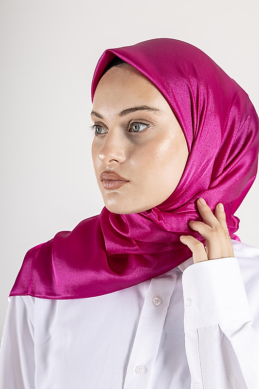 Düz Kristal Kumaş Eşarp - Kaymaz, Şık, Tok Duran | Günlük & Abiye Uyumlu