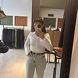 Beyaz dar kesim gömlek