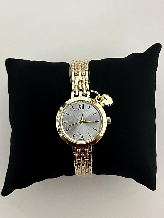 Gold Charm Detaylı Yuvarlak Saat