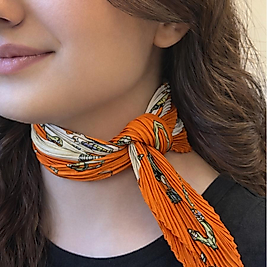 Pliseli Desenli Turuncu Fular 70x70