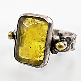 KANATLI TANRIÇA TASVİRLİ DAMLA KEHRİBAR ANTİK STİL YÜZÜK