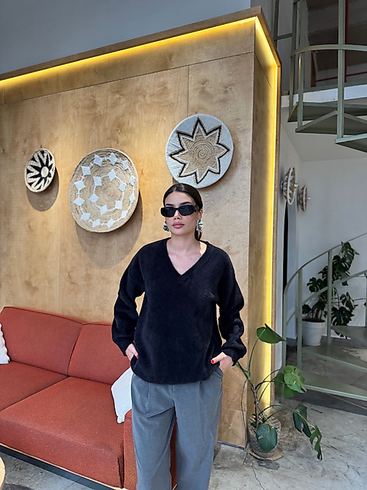 Oversize ,Yumuşak Standart Beden Siyah Kazak 2026