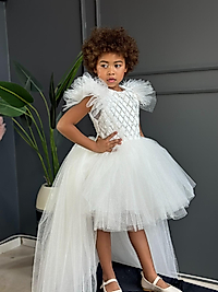 Kız Çocuk Tasarım Beyaz Pul İşlemeli Elbise