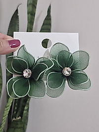 Yesil tül çiçek küpe