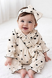 Kalp Desenli Fırfır Yaka Kız Bebek Tulum & Saç Bandı Seti (0-9 Ay)