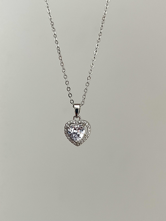 Çelik Beyaz Taş Detaylı Silver Kalp Kolye