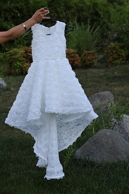 ÜÇ BOYUTLU EKRU ÇİÇELİ ÇOCUK ABİYE