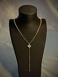 yonca desenli Y dorika çelik  kolye