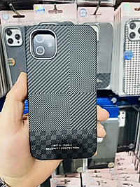 İPhone 11 Karbon Violet MagSafe Destekli Telefon Kılıfı