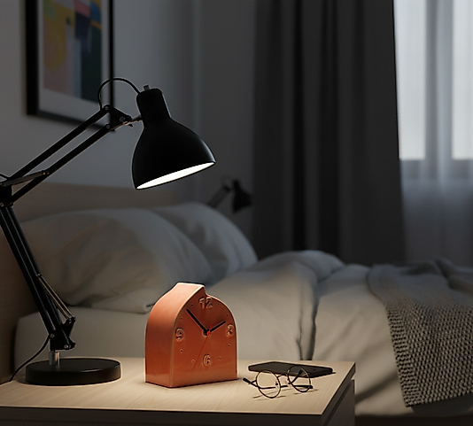 Kırmızı Büyük Masa Saati MS016